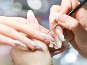 Ricostruzione unghie: cos'è, come si fa e tutti i passaggi 3 Ricostruzione gel