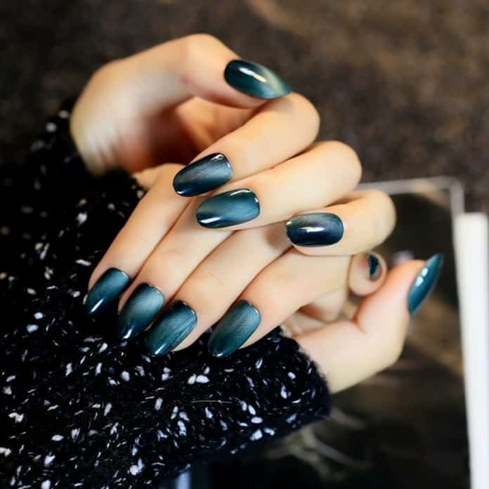 cliomakeup unghie cat eye manicure smalto magnetico 4 smalto cat eye